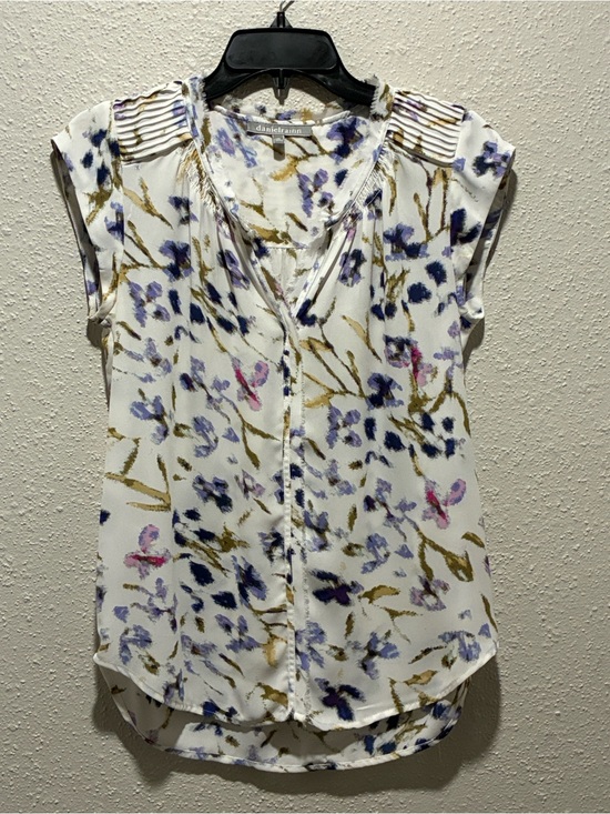 Daniel Rainn Tops - Daniel Rainn White Floral Pleated-Shoulder Blouse